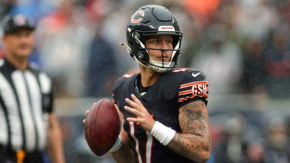 Chicago Bears Face Quarterback Uncertainty Ahead of Monday Night Matchup
