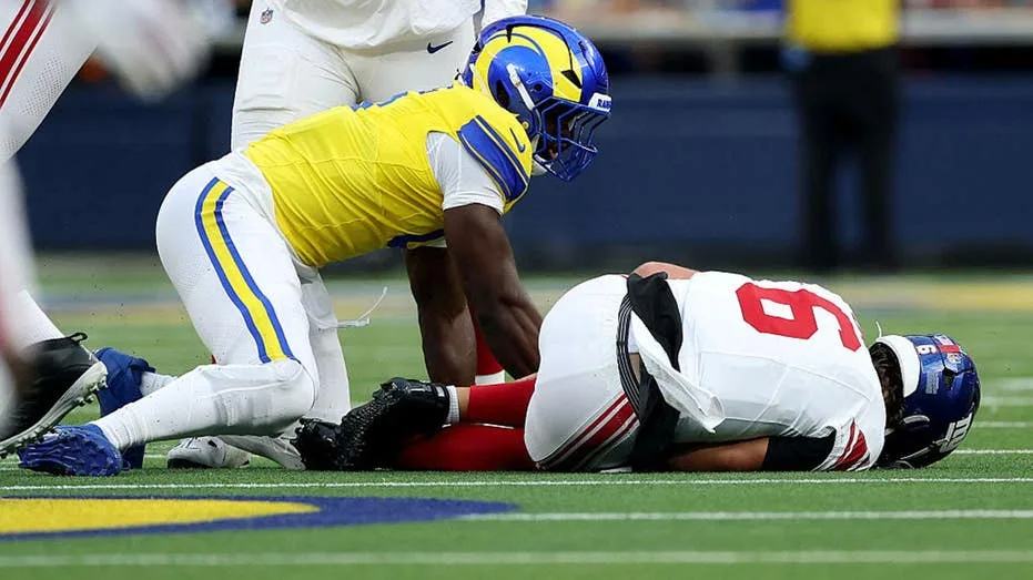 Giants Quarterback Jaxson Dart Exits Rams Game with Apparent Knee Injury; MCL Issue Feared