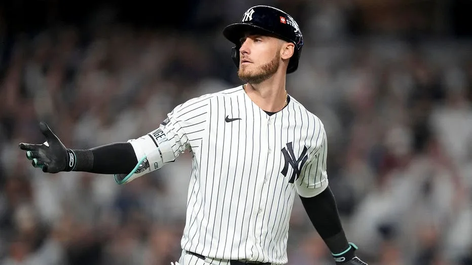 White Sox and Yankees Secure Sweeps, Advance in MLB Playoffs; Murakami Delivers Unforgettable Quote